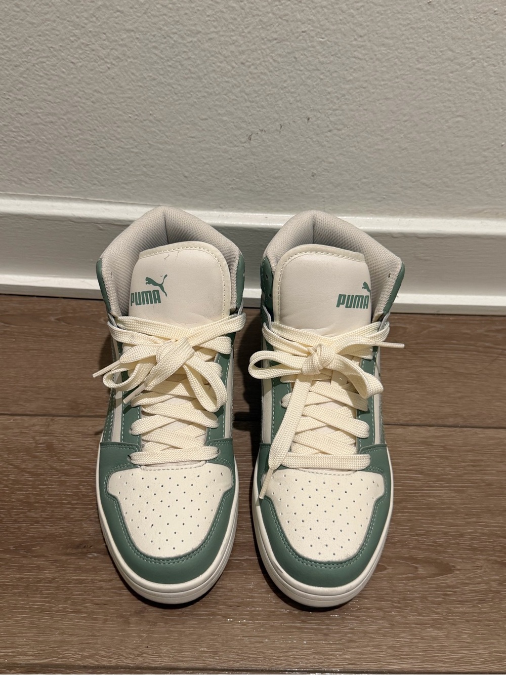 Puma Kids High-Top Sneakers in Cream and Green
